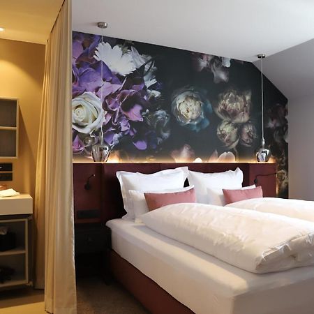 באד נויאנאהר-ארוויילר Boutiquehotel Burg Adenbach & Alter Weinbau מראה חיצוני תמונה